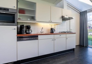 Antibes 280 - Kustpark Village Scaldia - Detached holiday home directly at the lake with spacious garage and bicycle storage.