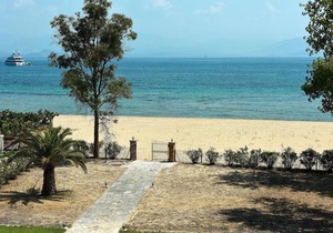 Antonia Beachfront Villa