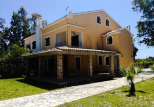 Antonia Beachfront Villa