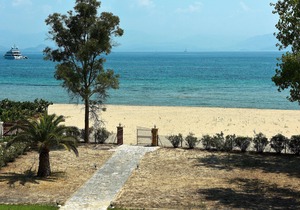 Antonia Beachfront Villa