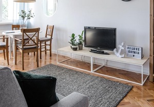 APARTAMENT w SERCU miasta z widokiem na morze