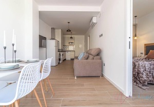 ‘Apartamentos luxury Doña Bella 2D’ with Shared Pool, Wi-Fi, A/C & Terrace
