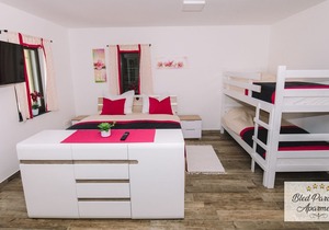 Apartma 1 (pogled na grad)