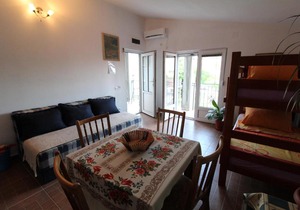 Apartmani Pod lozom Sutomore