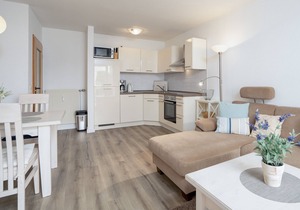 Apartment 5 with balcony in the residence in Kellenhusen
