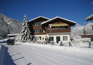 Apartment Aegertenstrasse 10 in Lenk - 4 persons, 1 bedrooms