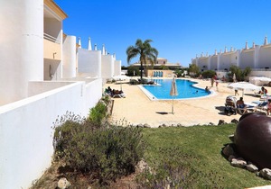 Apartment "Aldeia da Galé T1 411" with Pool, Balcony, BBQ, Garden & Tennis Court; Pet Friendly