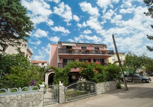 Apartment and Room Marica