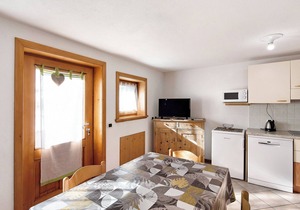 Apartment "Bait del Pont 50" with Mountain View, Wi-Fi & Garden