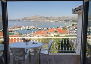 Apartment Biserka - 50 m from beach : A6(4) - Okrug Gornji, Island Ciovo, Croatia