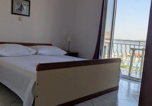 Apartment Biserka - 50 m from beach : A6(4) - Okrug Gornji, Island Ciovo, Croatia