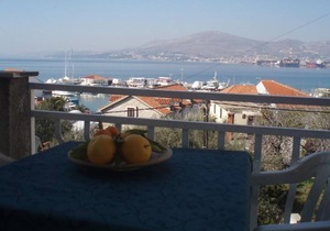 Apartment Biserka - 50 m from beach : A3(2+1) - Okrug Gornji, Island Ciovo, Croatia