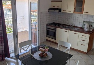 Apartment Biserka - 50 m from beach : A5(4) - Okrug Gornji, Island Ciovo, Croatia