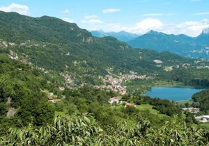 Apartment Carla in Carlazzo - 6 persons, 3 bedrooms
