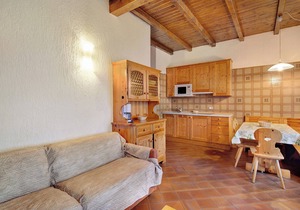 Apartment 'Chalet Meridiana Appartamento 10' with Mountain View