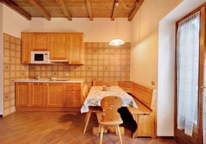 Apartment 'Chalet Meridiana Appartamento 10' with Mountain View