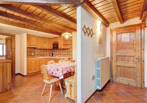 Apartment 'Chalet Meridiana Appartamento 9' with Mountain View