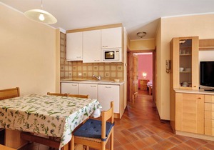 Apartment 'Chalet Meridiana Appartamento 4' with Mountain View