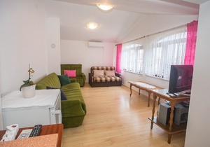 Apartment Complex Katica / One-Bedroom Apartment Katica II on the First Floor