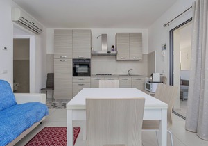 Apartment "Cormorani - 7" Near the Beach with Wi-Fi, A/C, Terrace & Garden