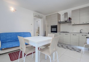 Apartment "Cormorani - 7" Near the Beach with Wi-Fi, A/C, Terrace & Garden