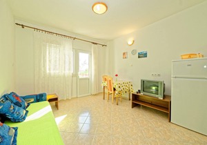 Apartment Danijela with Pool A1