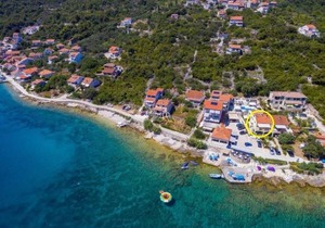 Apartment Davor - 20m from sea : A1 Mali Iz (Island Iz), Zadar riviera