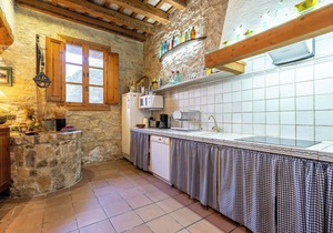 Apartment 'El Clos 3' with Mountain View, Private Terrace and Wi-Fi