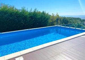 Apartment Flora with swimming pool