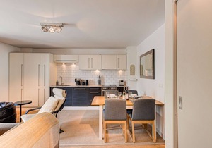 Apartment Cosmiques - Alpes Travel - Central Chamonix (sleeps 4)