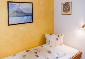 Apartment Hotel Hirschen in Grindelwald - 5 persons, 3 bedrooms