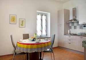 Apartment in Casale with Panoramic Vineyard Views