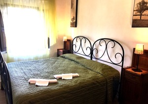 Apartment in farmhouse in Tuscany with pool, restaurant, wifi