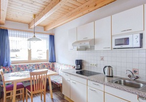 apartment in Längenfeld with ski storage