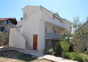 Apartment in Pirovac with Terrace, Air condition, WIFI, Washing machine (4793-1)