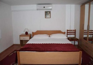 Apartment in Pirovac with Terrace, Air conditioning, Wi-Fi, Washing machine (4793-3)