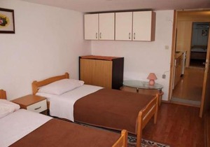 Apartment in Pirovac with Terrace, Air conditioning, Wi-Fi, Washing machine (4793-3)