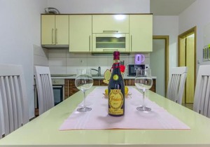 Apartment in Pirovac with sea view, terrace, air conditioning, WiFi (4925-2)