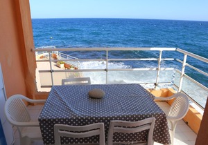 Apartment in the sea