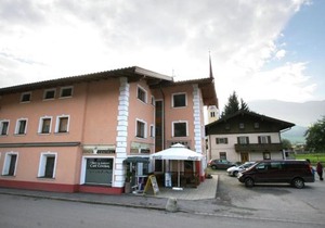 Apartment in Uderns near Ski Lift Hochzillertal