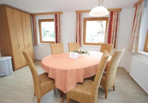 Apartment in Uderns near Ski Lift Hochzillertal