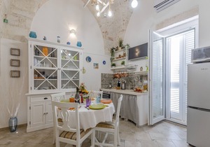 Apartment Leopardi's Alcove with Air Conditioning, Wi-Fi and Large Private Terrace