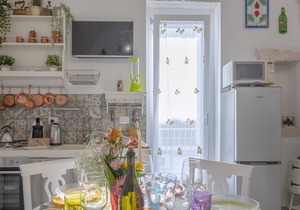 Apartment Leopardi's Alcove with Air Conditioning, Wi-Fi and Large Private Terrace