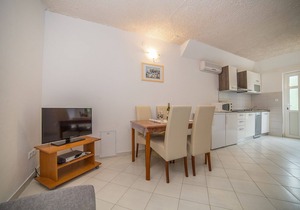 Apartment Miroslava - with pool: A3(2+1) - Okrug Gornji, Island Ciovo, Croatia