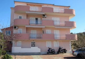 Apartment Miroslava - with pool: A3(2+1) - Okrug Gornji, Island Ciovo, Croatia