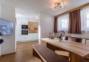 Apartment mit 3 Schlafzimmern und Balkon