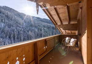 Apartment mit 3 Schlafzimmern und Balkon
