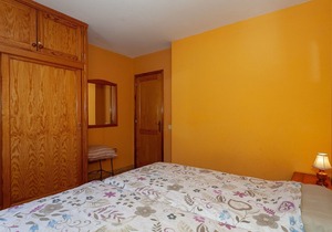 Apartment near the beach, big terrace with nice sea views, wifi and parking