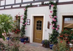 Apartment "Pfaffenstein", living room/bedroom - Ferienhof Müller