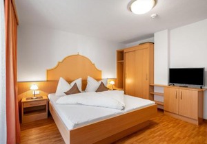 Apartment Rosa-2 by Interhome